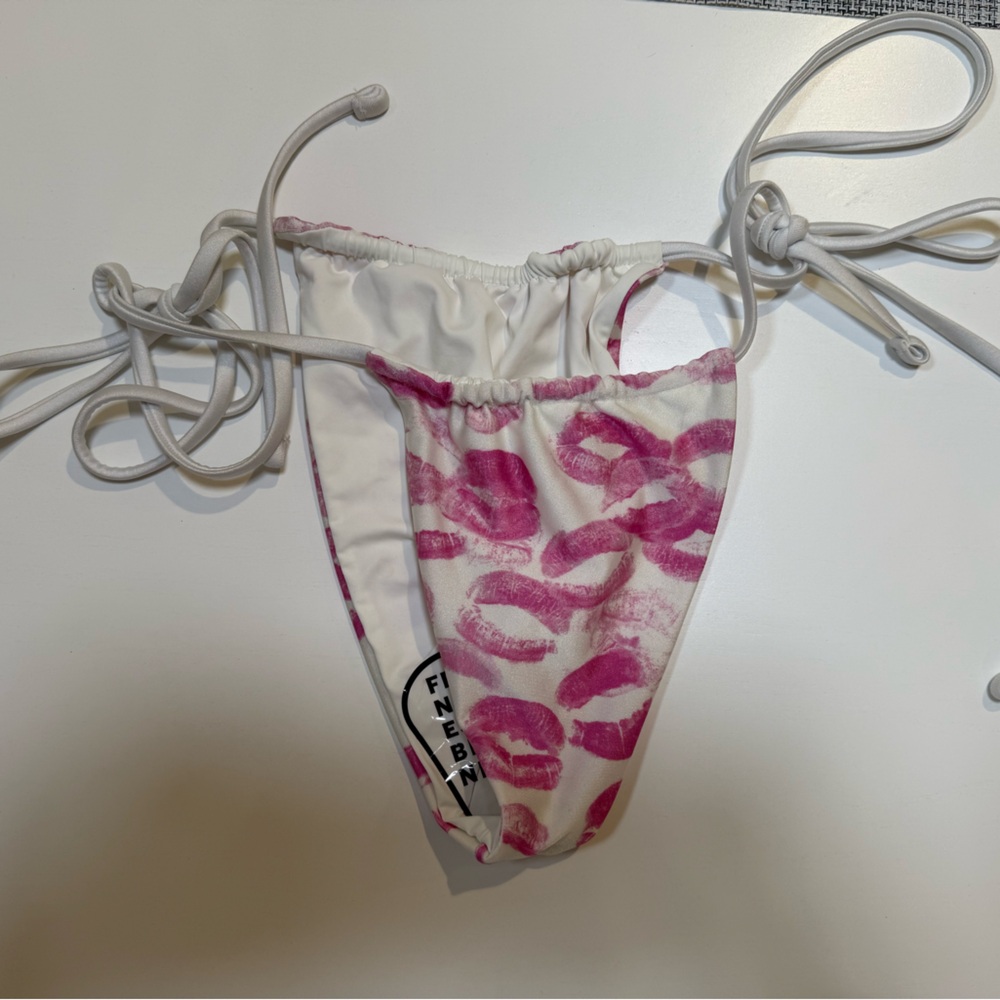 Frankie’s Bikini x Sydney Sweeney Angel Kisses White and Pink Bikini Bottom - Picture 4 of 4